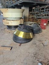 Replacing wear parts for Liming crusher during maintenance